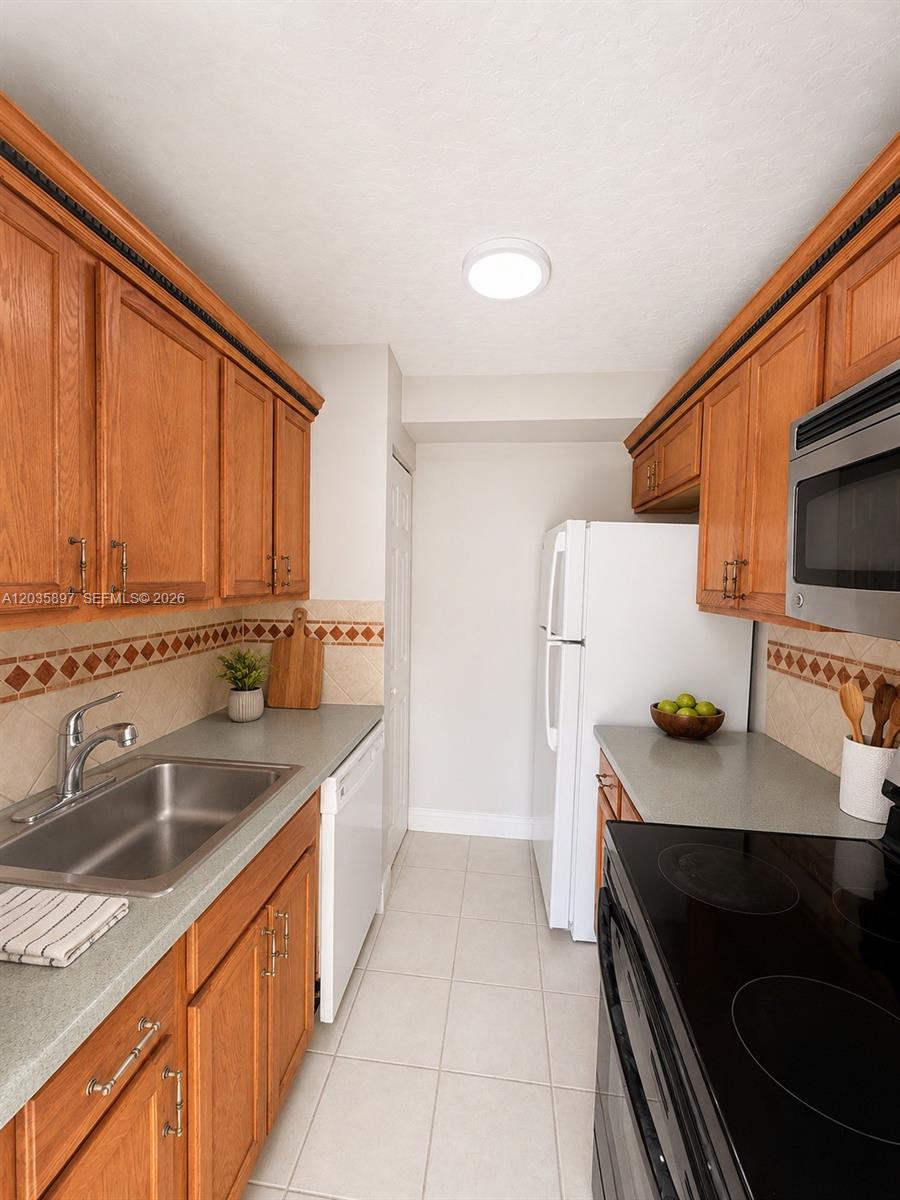 2148 Sherwood Forest Boulevard 1 Property Photo 13