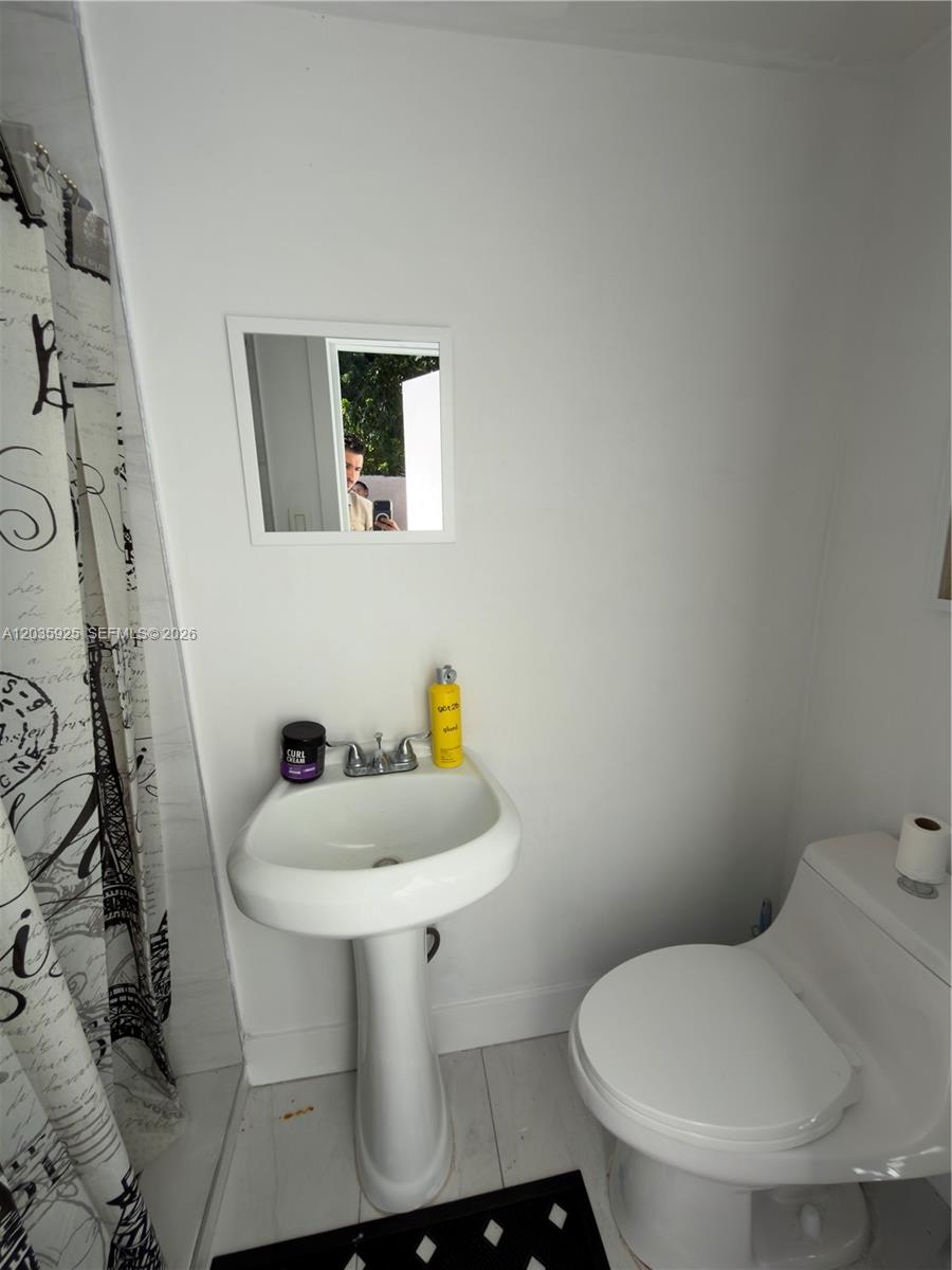 224 E 42nd Street Property Photo 65