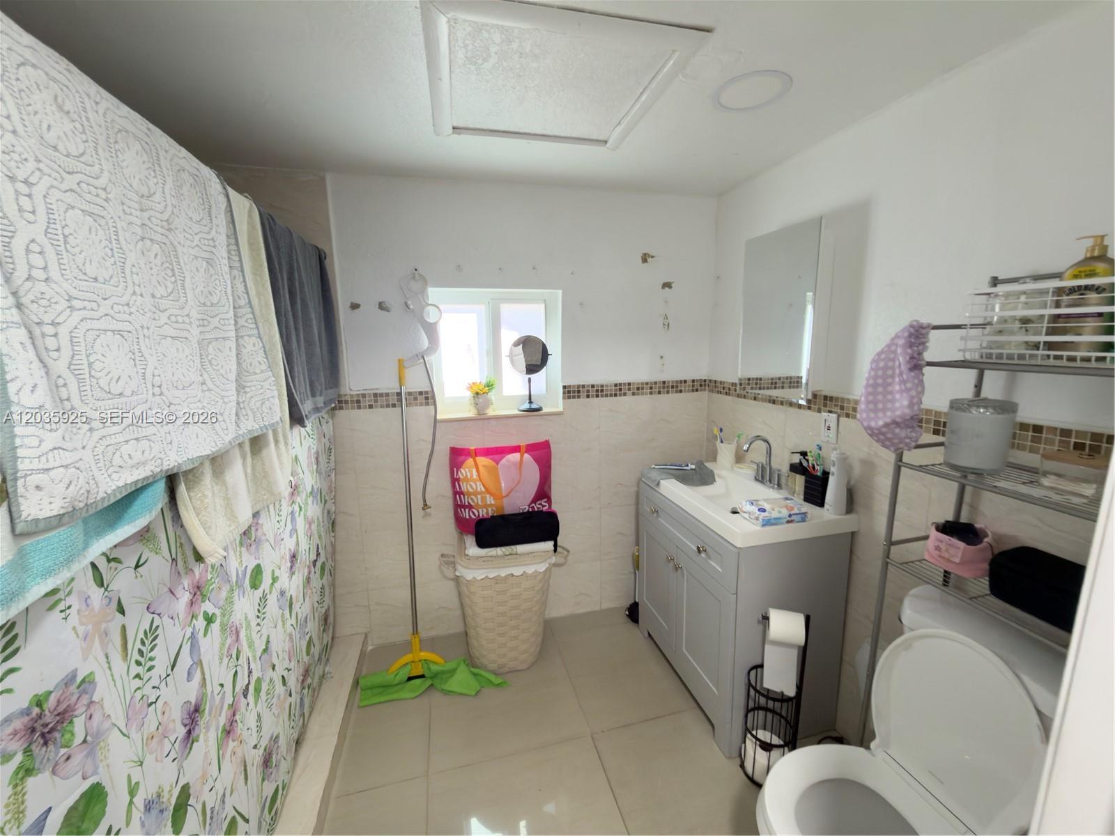 224 E 42nd Street Property Photo 79