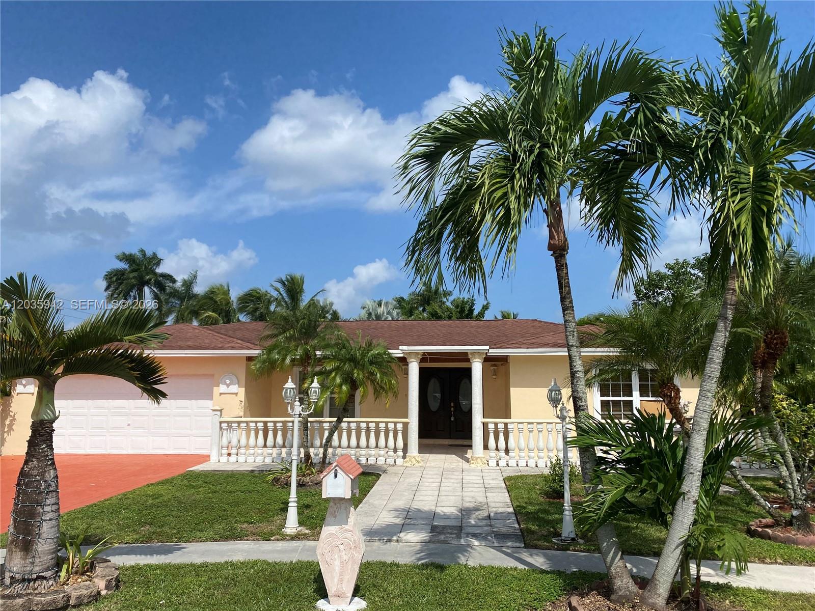 490 Bonaventure Boulevard Property Photo 1