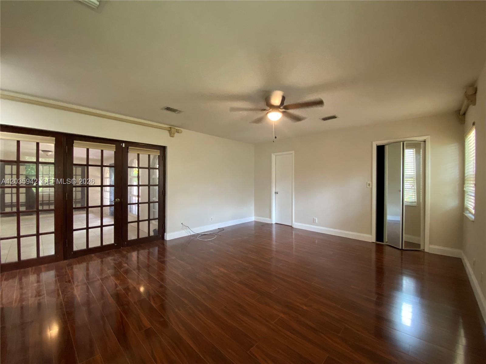 490 Bonaventure Boulevard Property Photo 11
