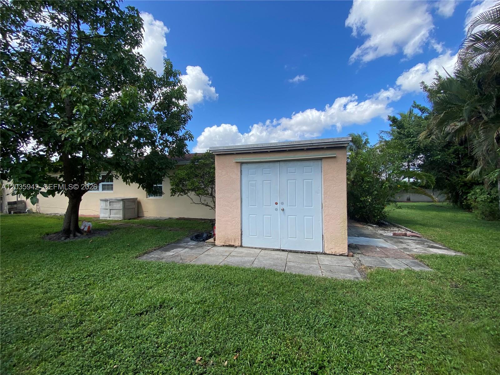 490 Bonaventure Boulevard Property Photo 25