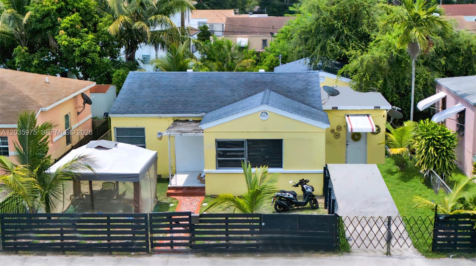 1042 Nw 76th Street Property Photo 1