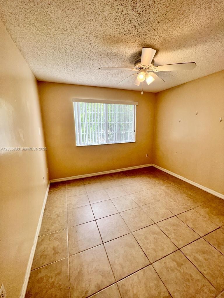 A12035980 Property Photo 17