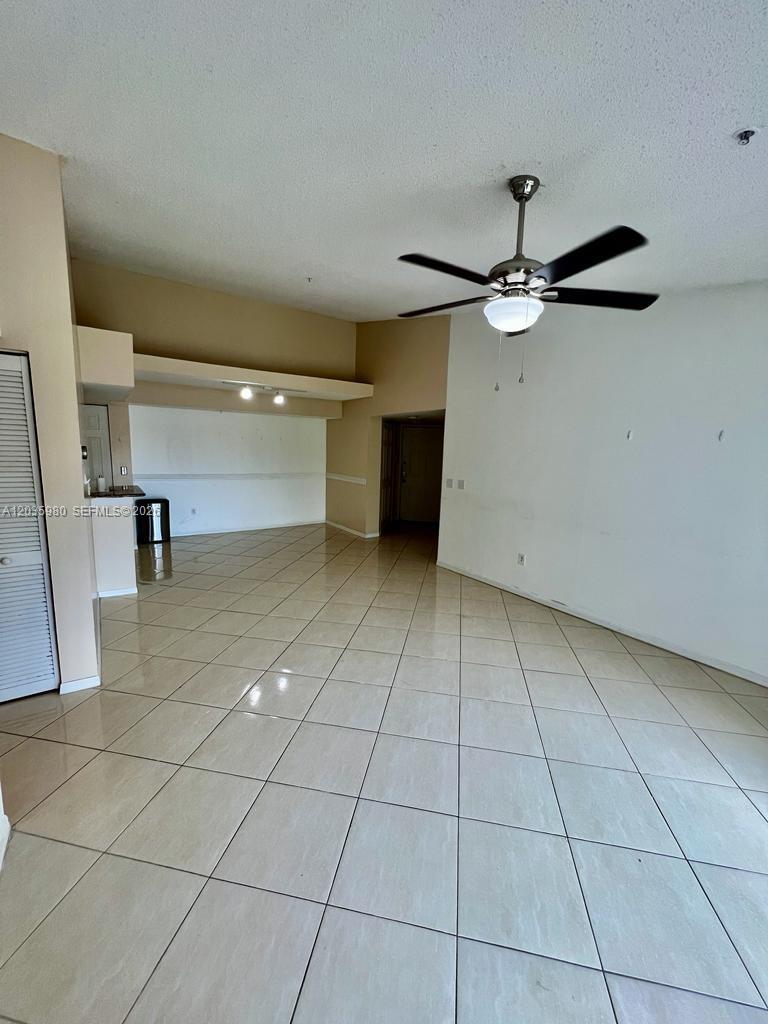 A12035980 Property Photo 19