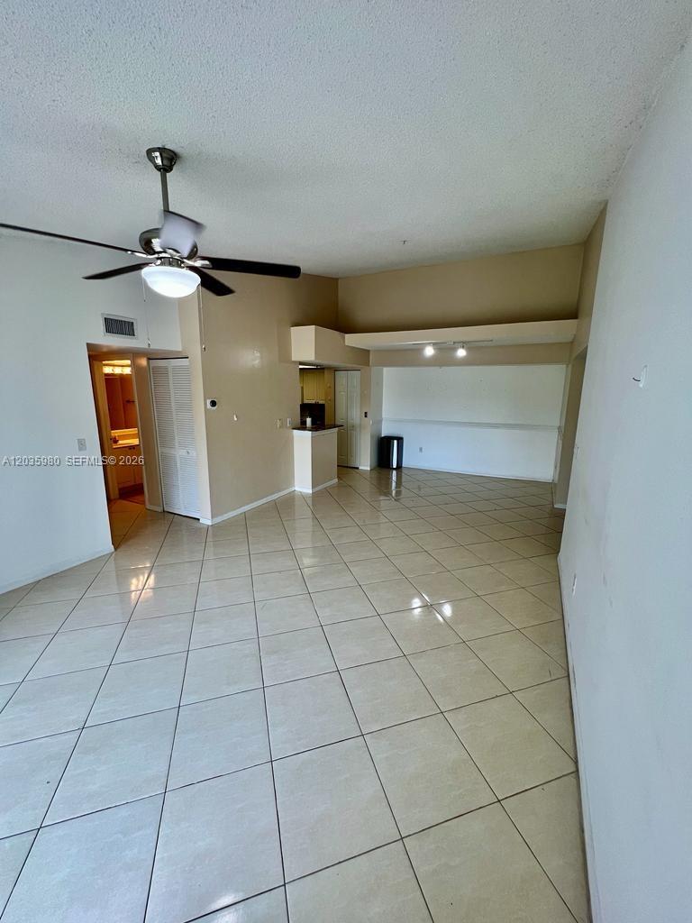 A12035980 Property Photo 22