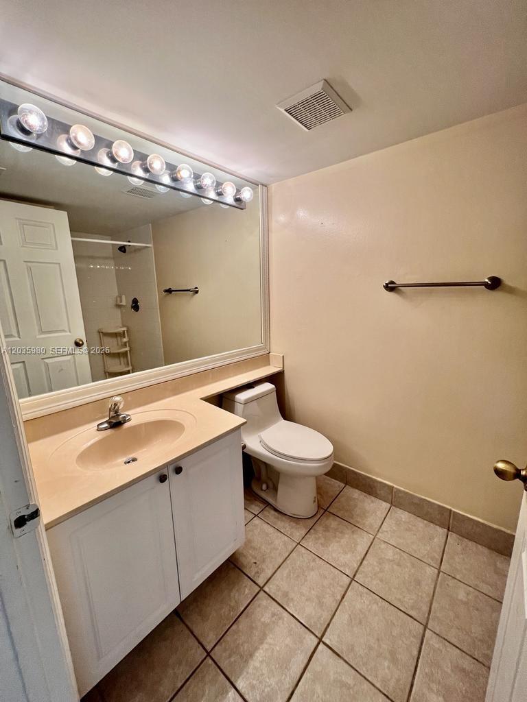 A12035980 Property Photo 24