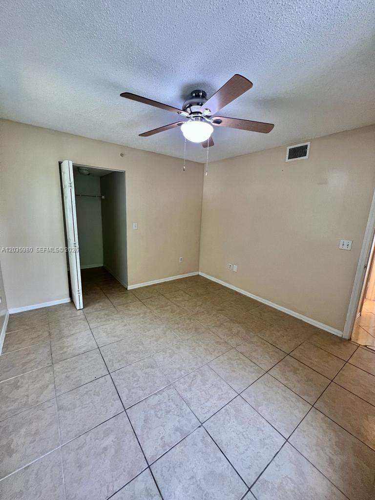 A12035980 Property Photo 26