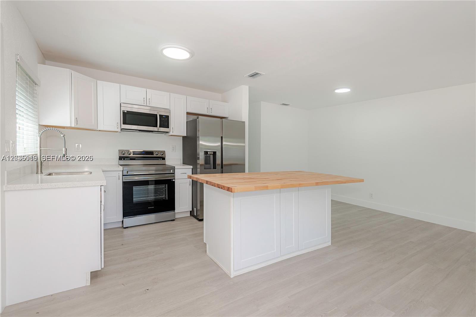 1511-1513 Nw 8th Avenue Property Photo 3