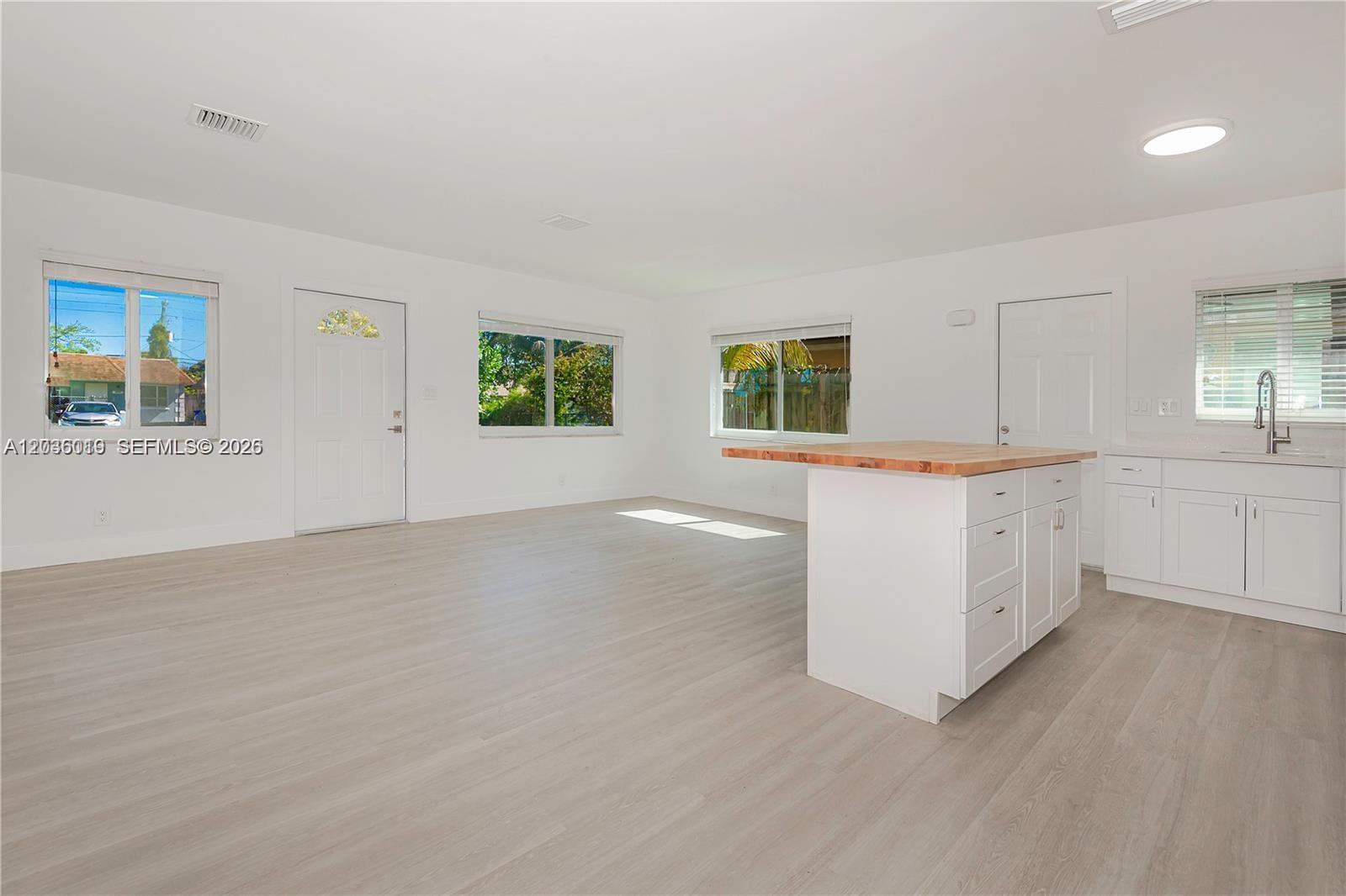 1511-1513 Nw 8th Avenue Property Photo 4