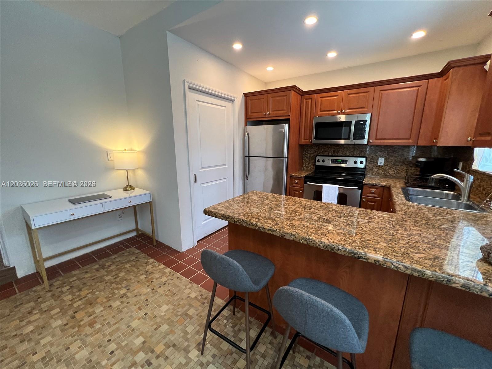 265-a Palm Avenue Property Photo 18