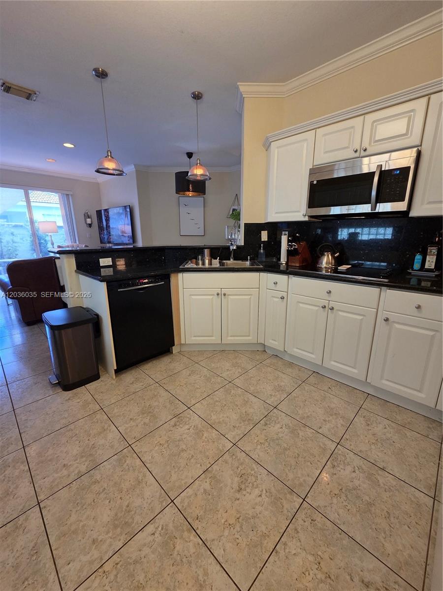 11253 Nw 47th Lane Property Photo 10