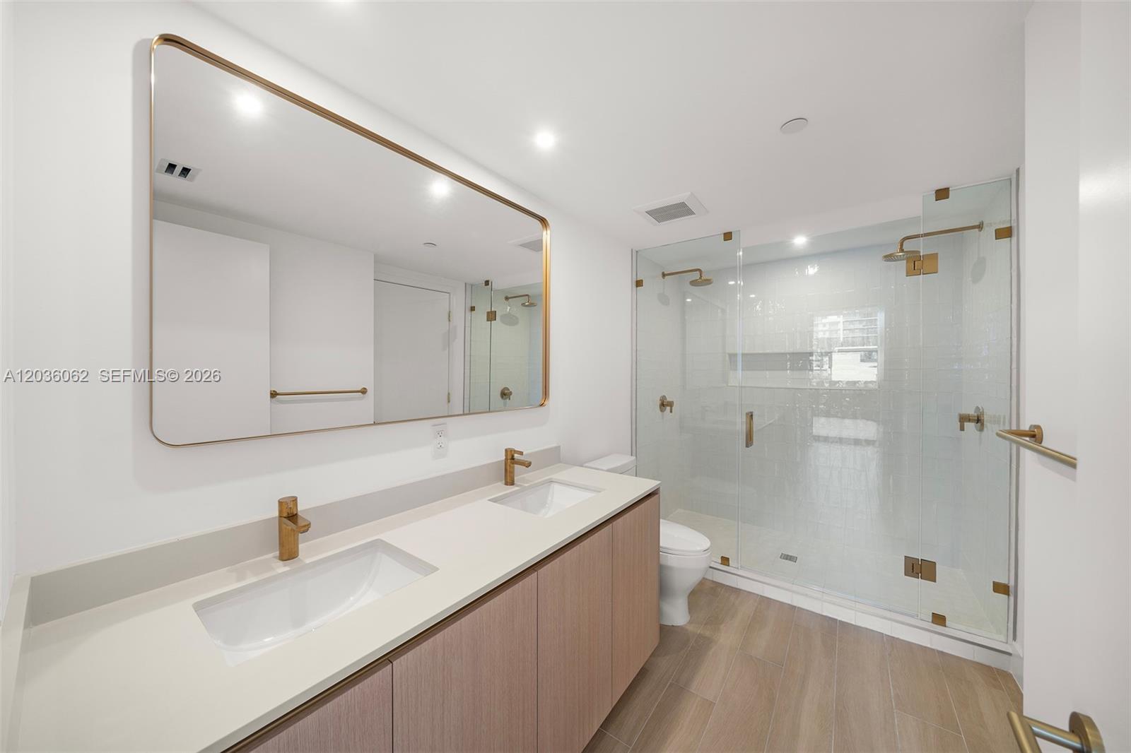 A12036062 Property Photo 32