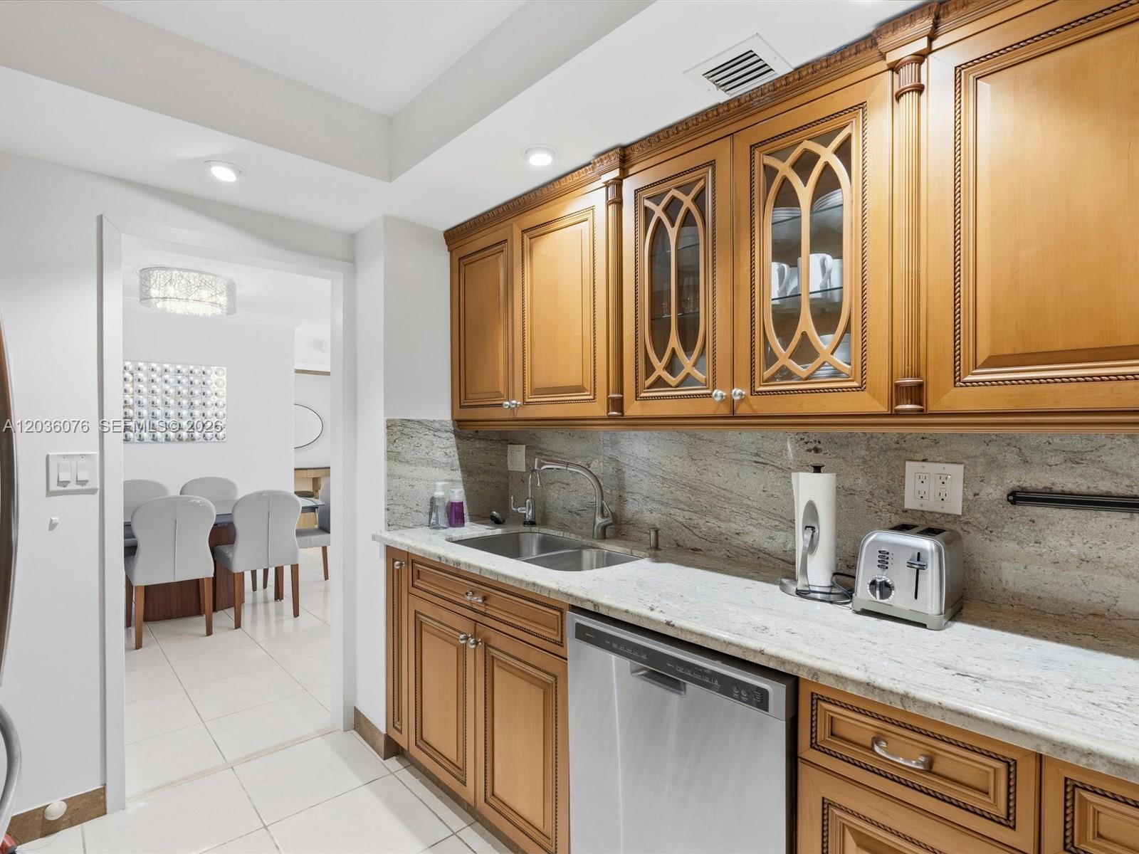 2030 S Ocean Drive 1123 Property Photo 12