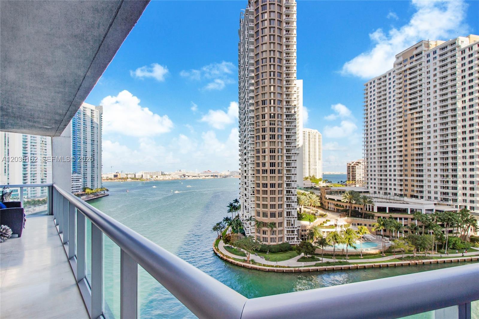 465 Brickell Avenue 1101 Property Photo 2