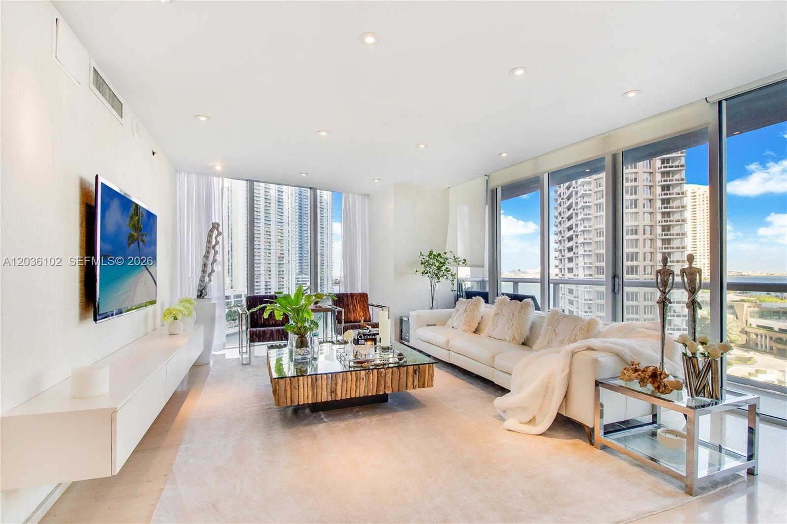 465 Brickell Avenue 1101 Property Photo 7