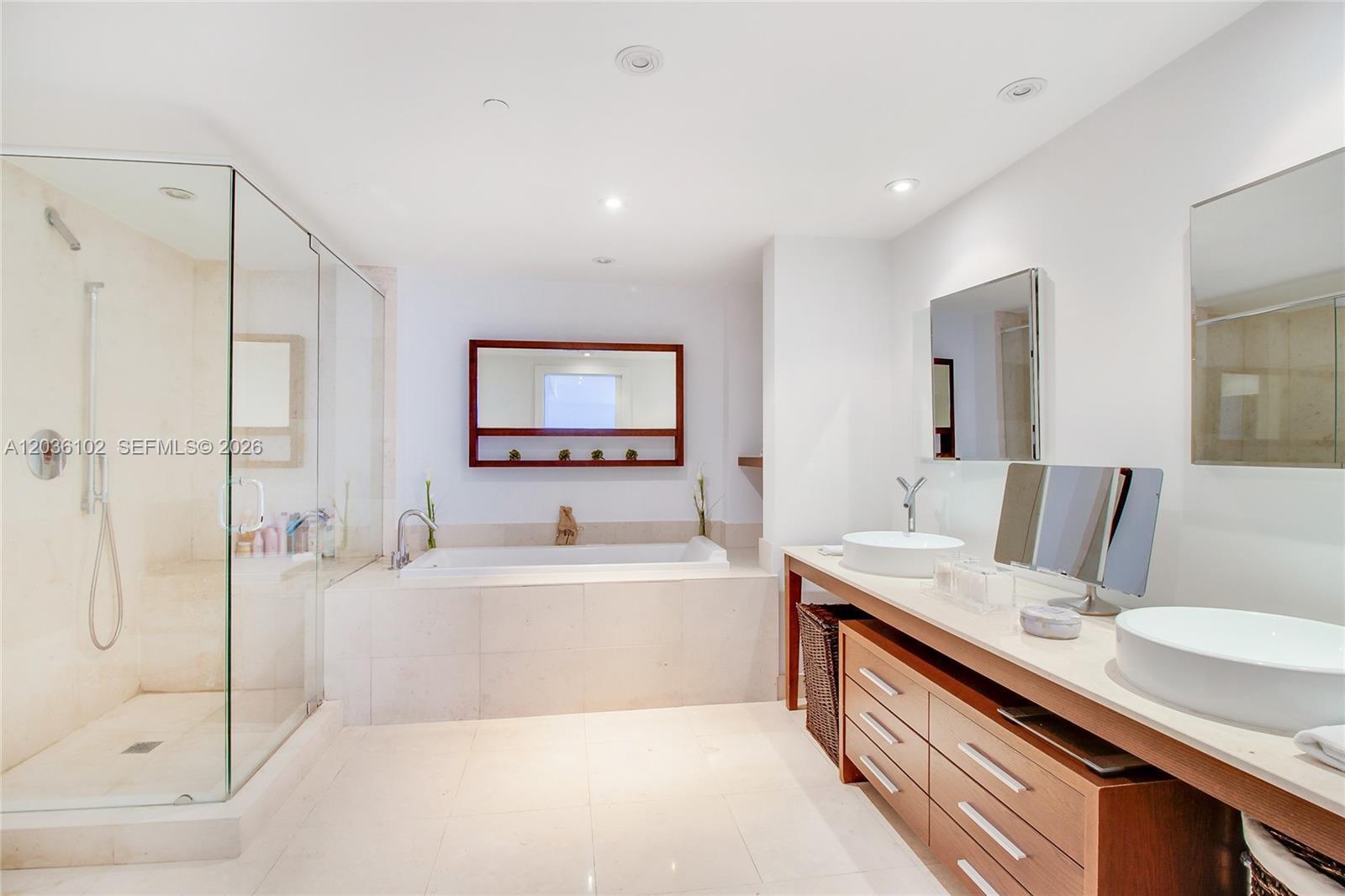 465 Brickell Avenue 1101 Property Photo 14