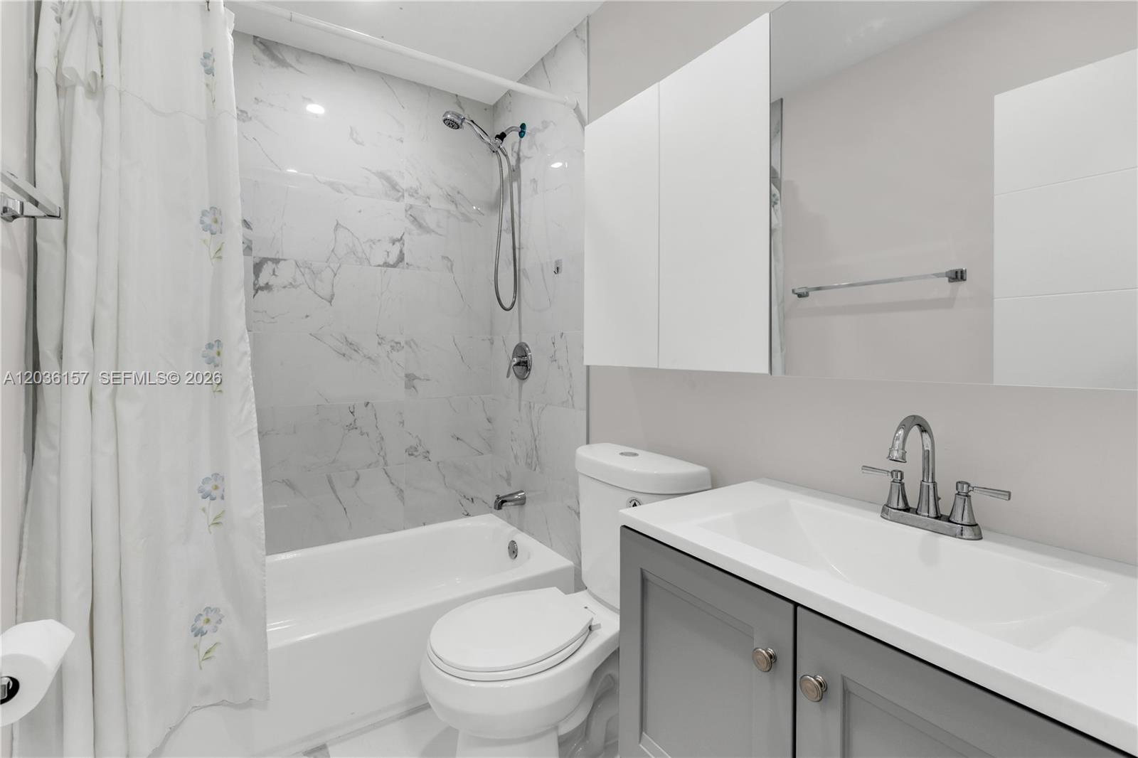 1380 Sw 34th Avenue Property Photo 5