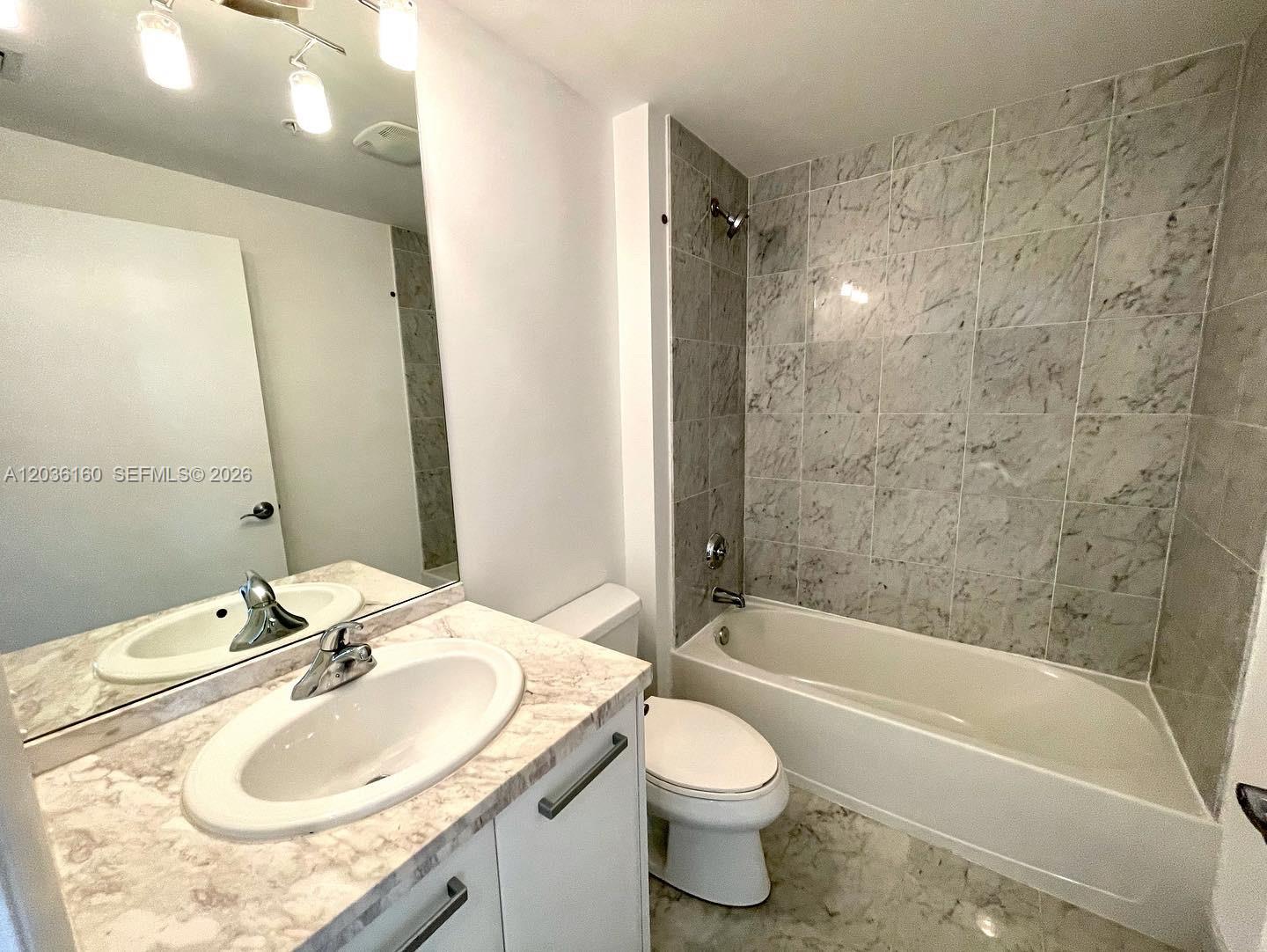253 Ne 2nd Street 2108 Property Photo 4