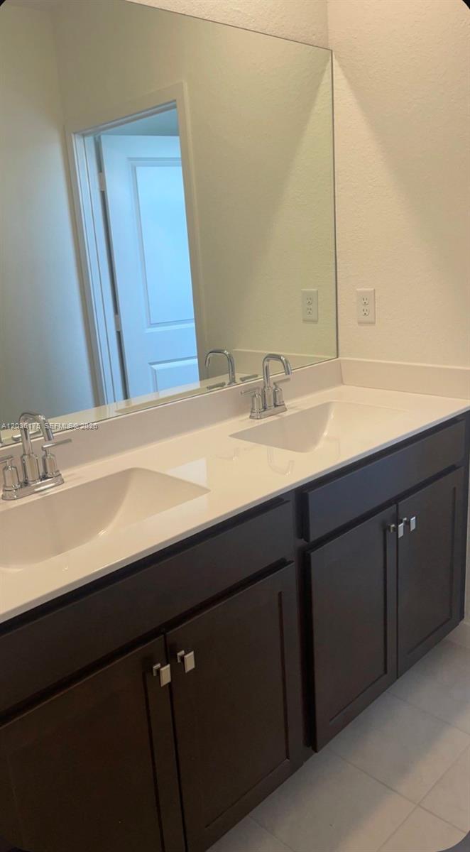 A12036175 Property Photo 8
