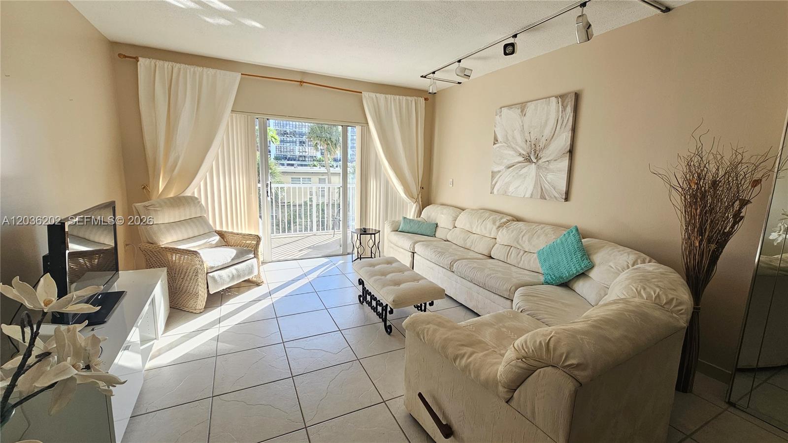 A12036202 Property Photo 9