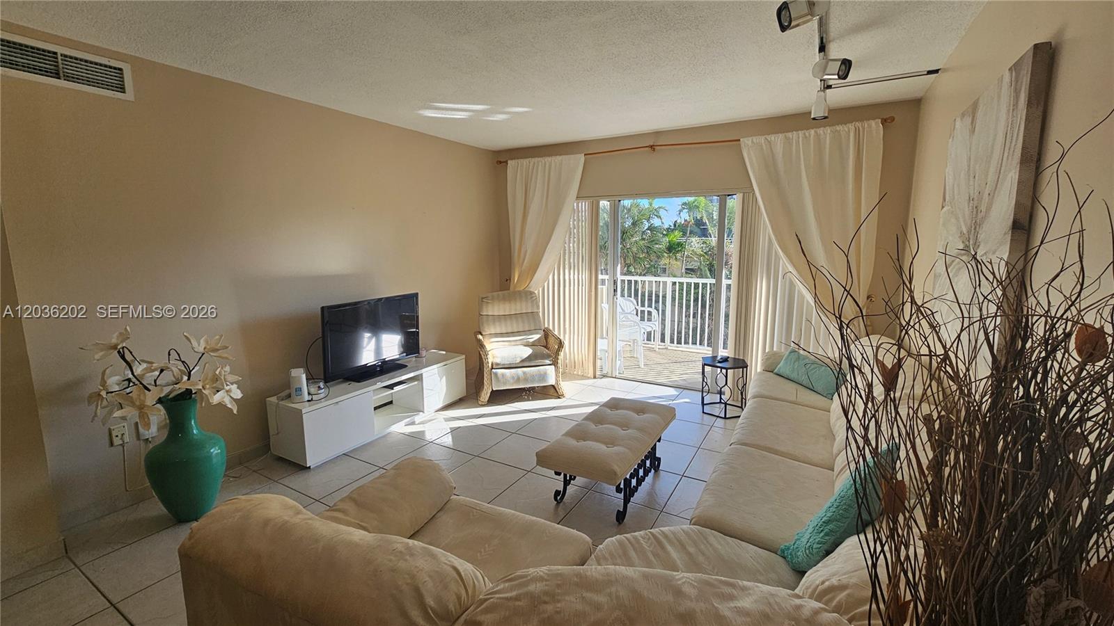 A12036202 Property Photo 10