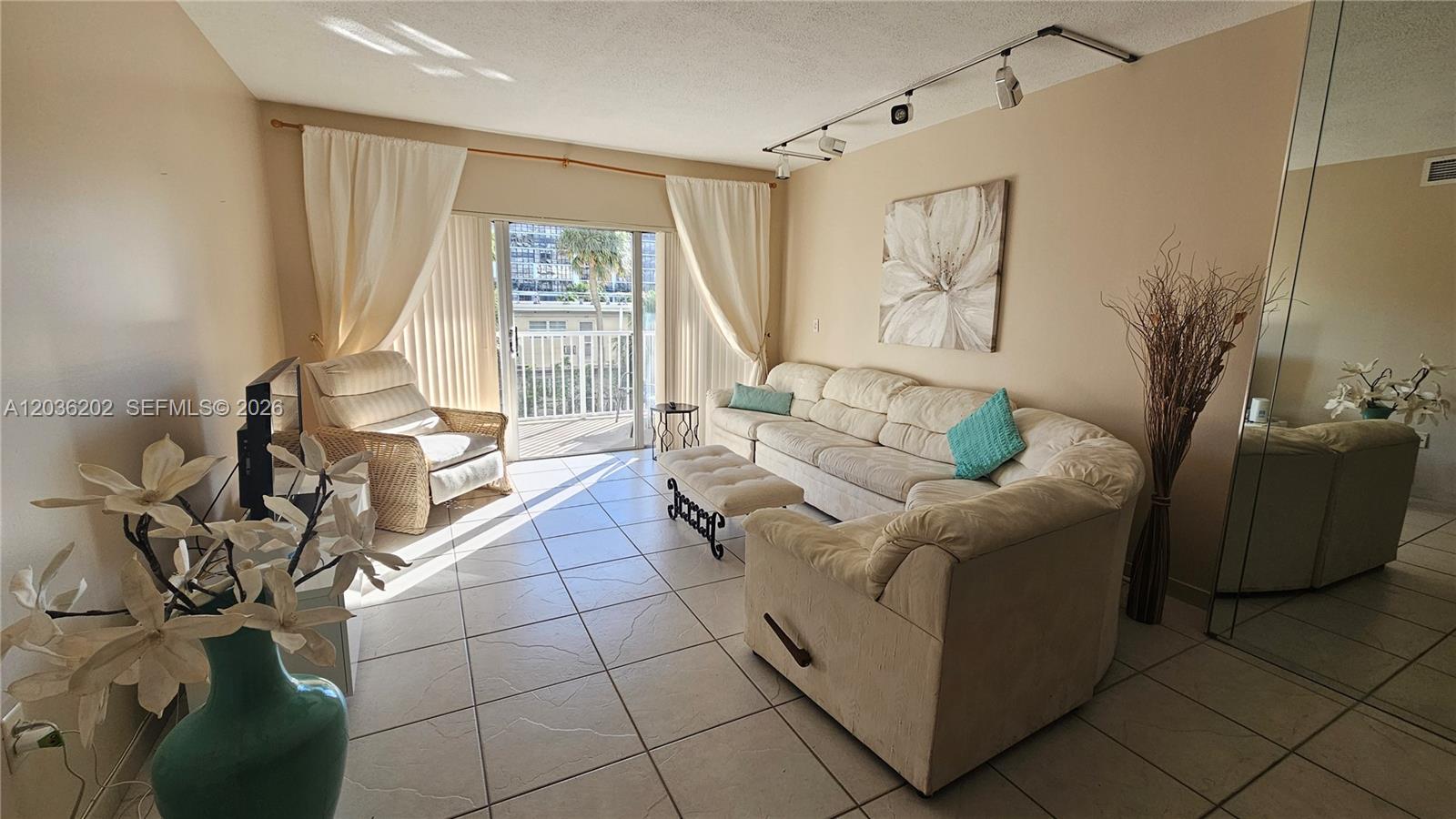 A12036202 Property Photo 17
