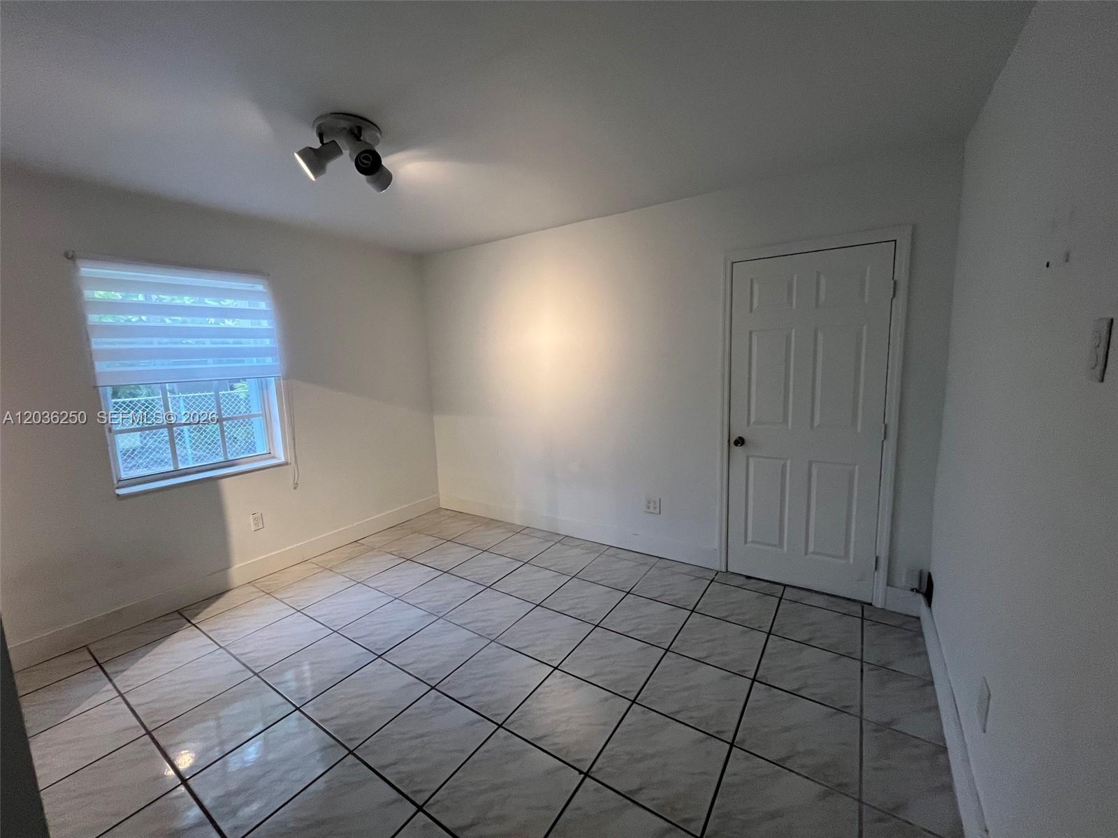3244 Sw 3rd Street L Property Photo 5