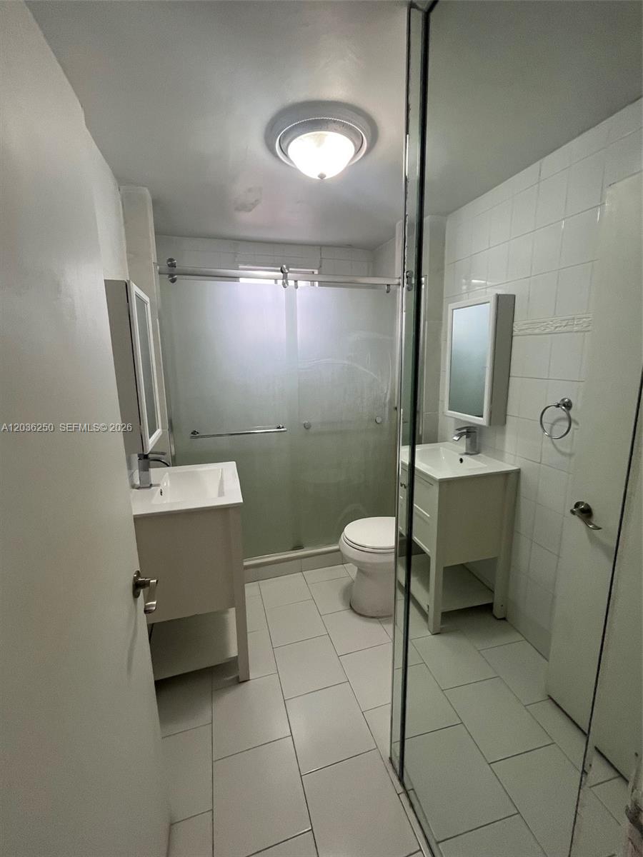 3244 Sw 3rd Street L Property Photo 6