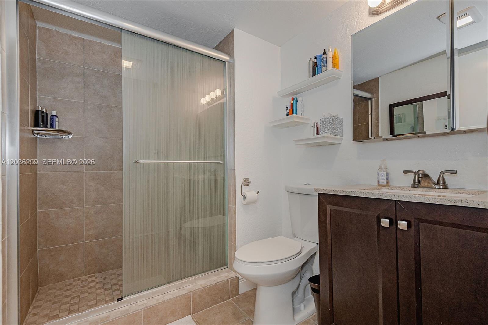 9410 N Hollybrook Lake Drive 11-109 Property Photo 20