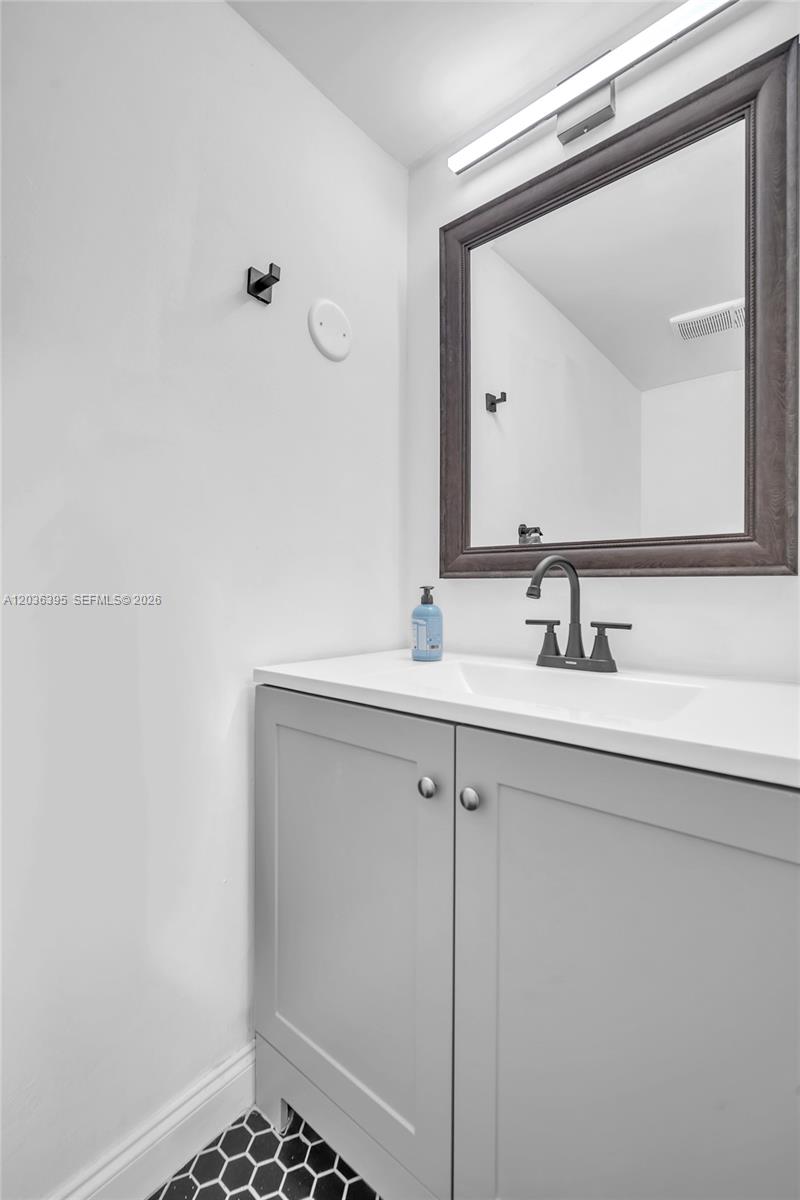 A12036395 Property Photo 11