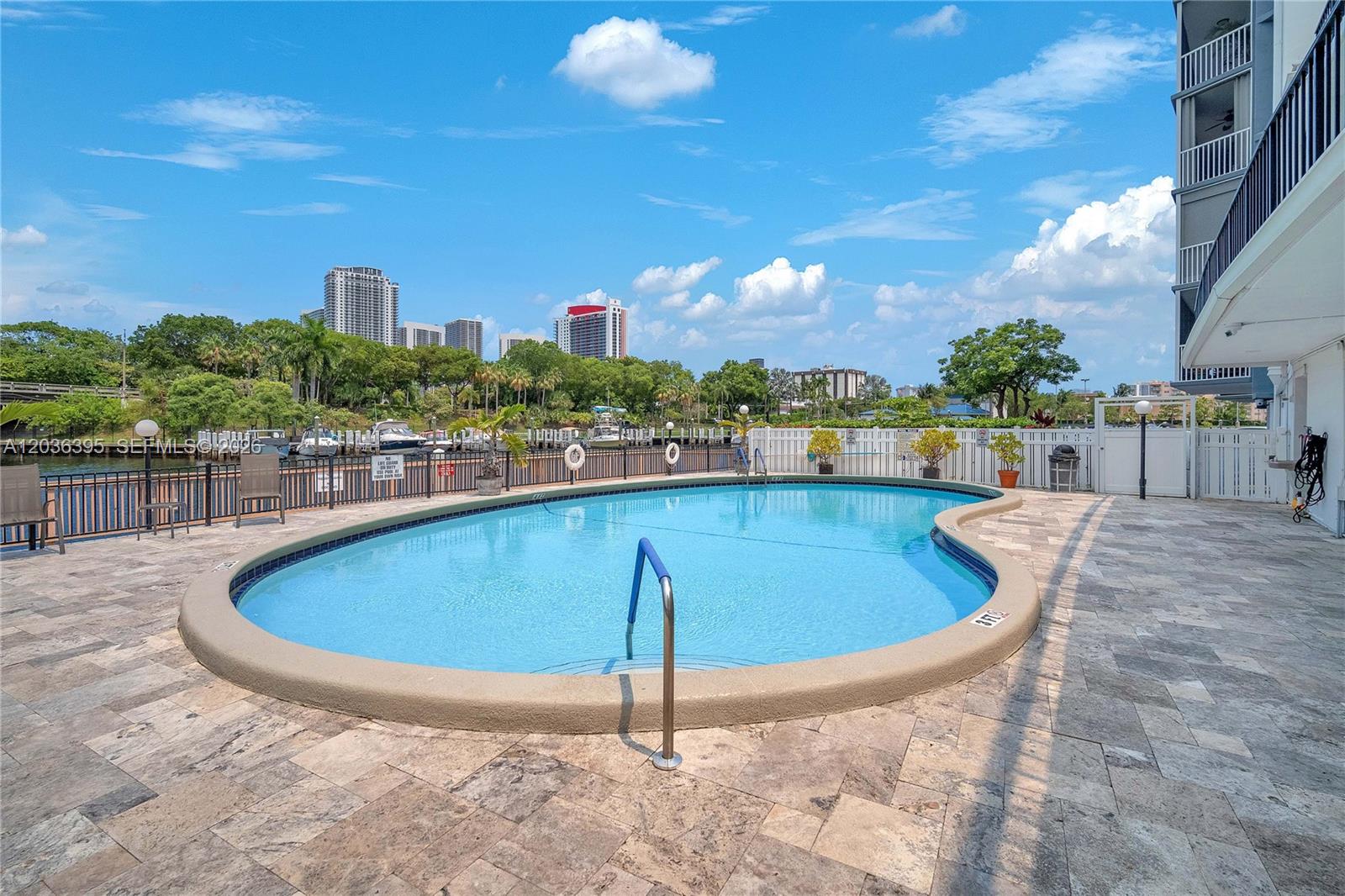 A12036395 Property Photo 16