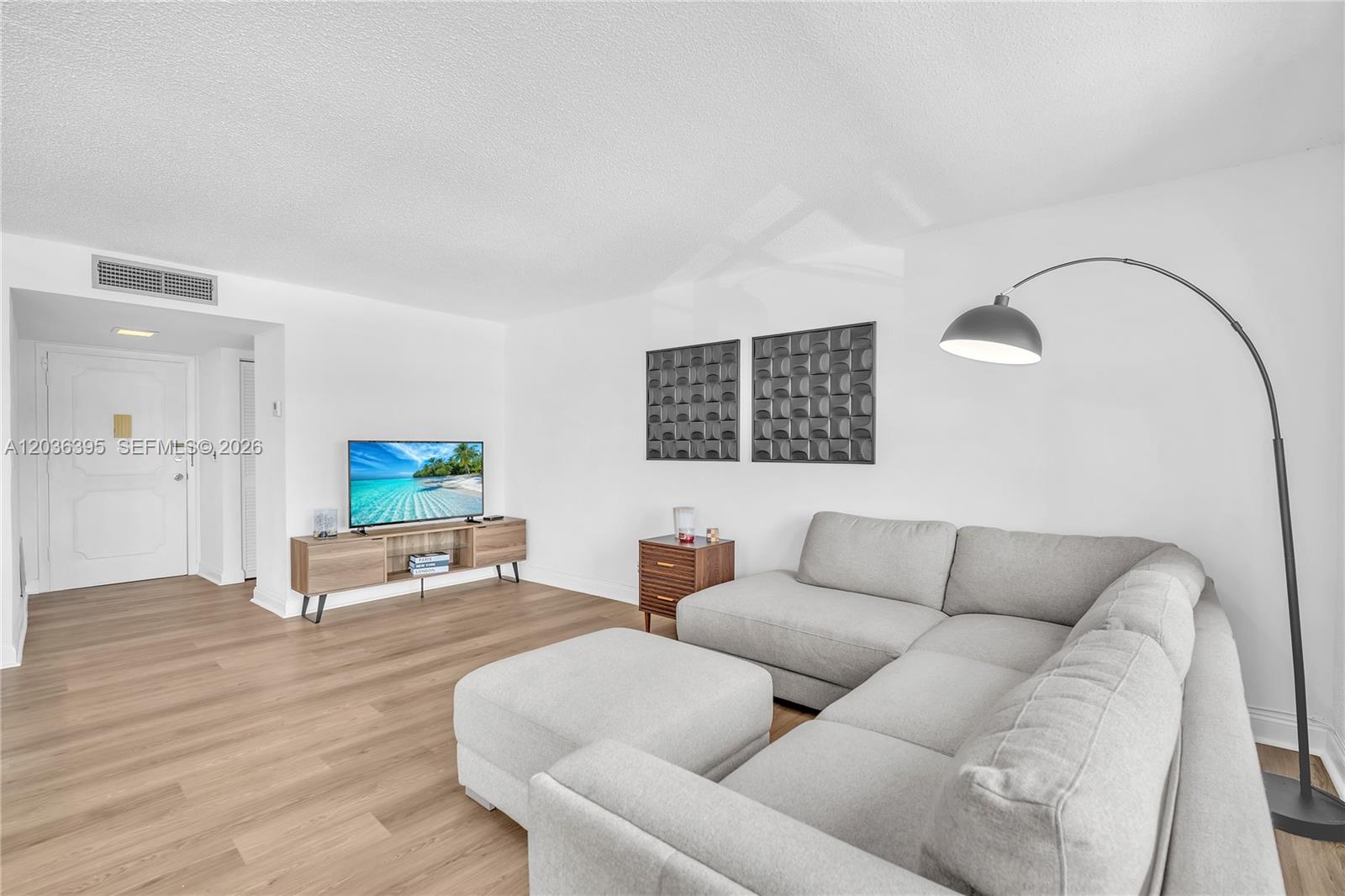 A12036395 Property Photo 25
