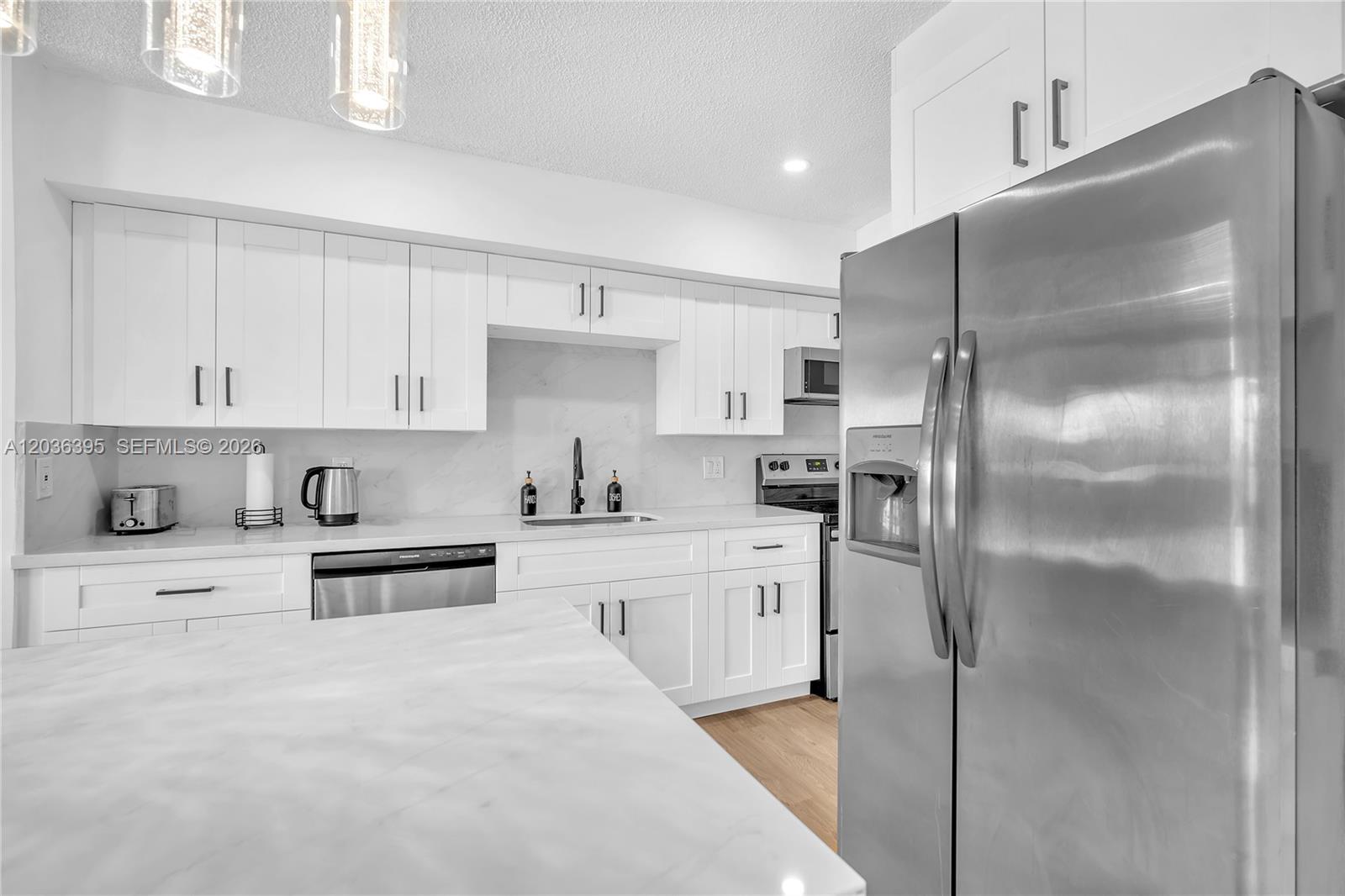 A12036395 Property Photo 30