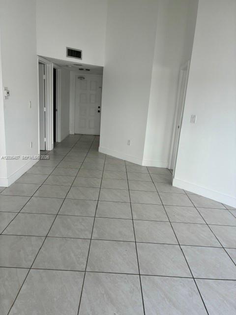 15545 N Miami Lakeway N 303 Property Photo 4