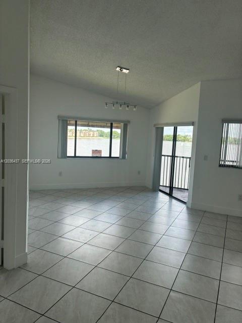 15545 N Miami Lakeway N 303 Property Photo 6