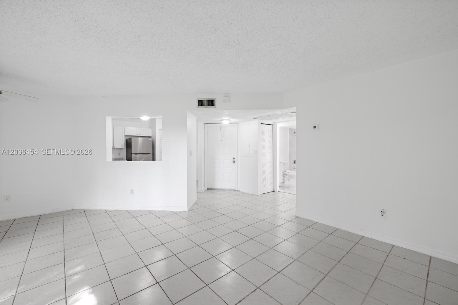 1055 N Franklin Avenue 1055g Property Photo 7