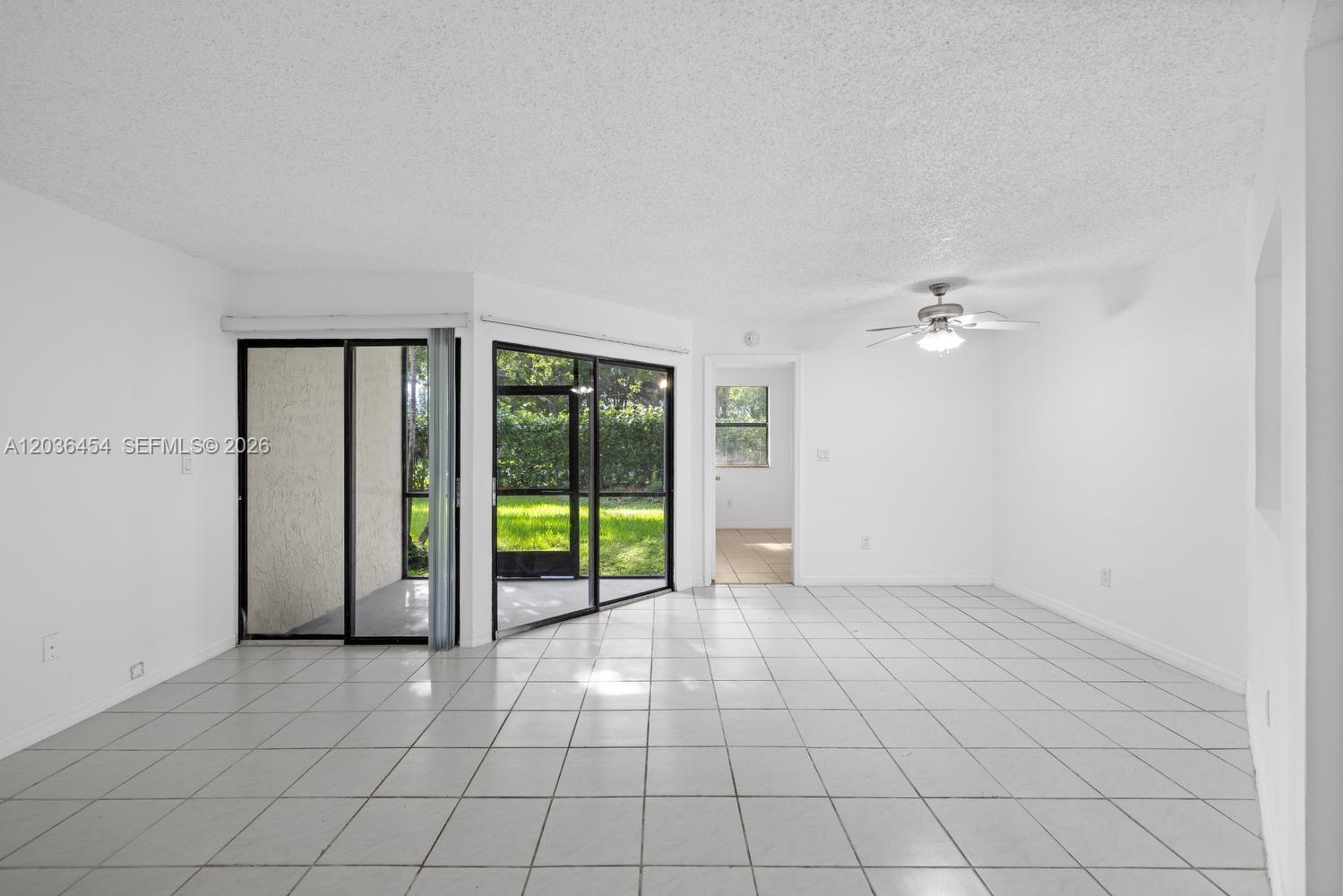 1055 N Franklin Avenue 1055g Property Photo 8