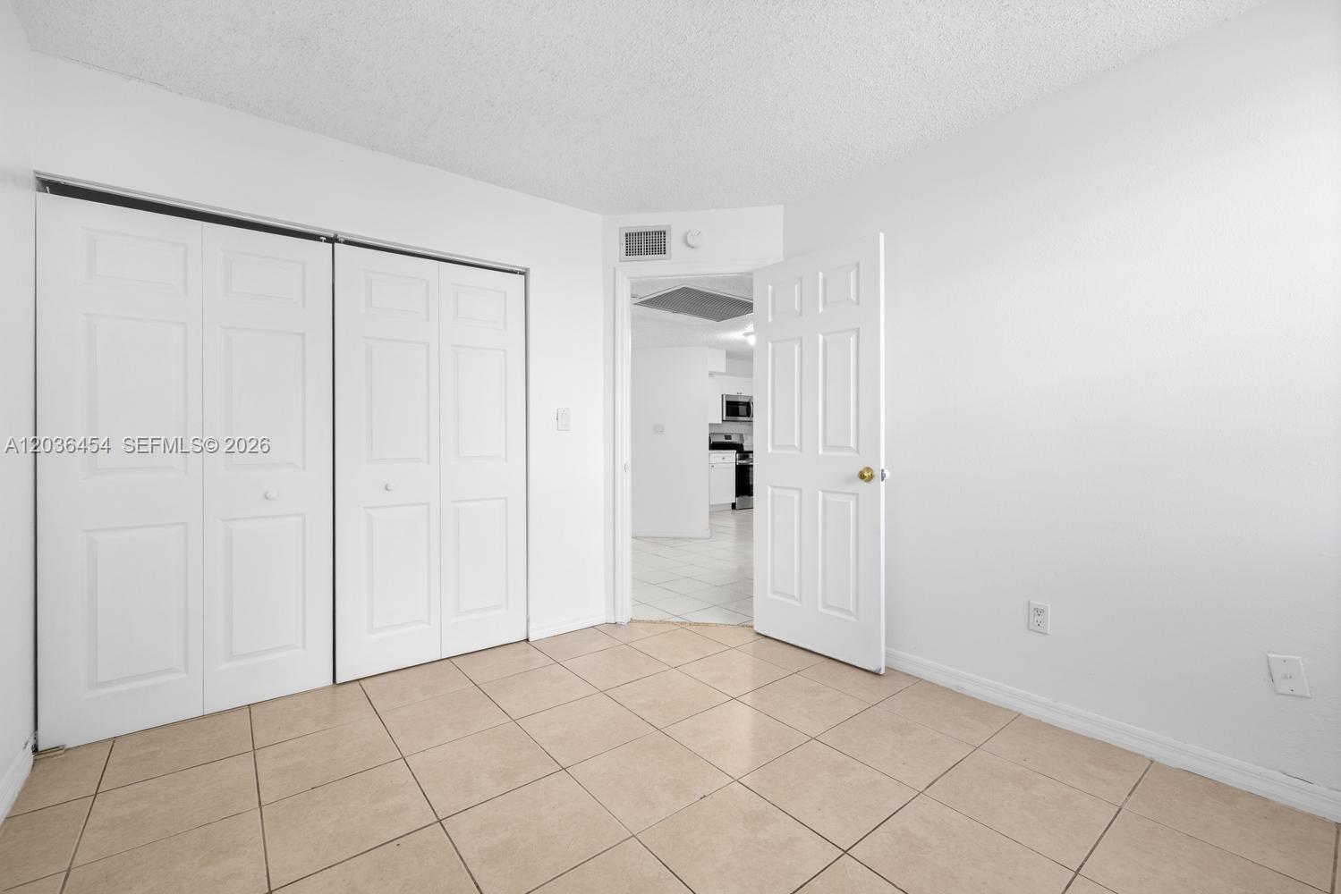 1055 N Franklin Avenue 1055g Property Photo 16