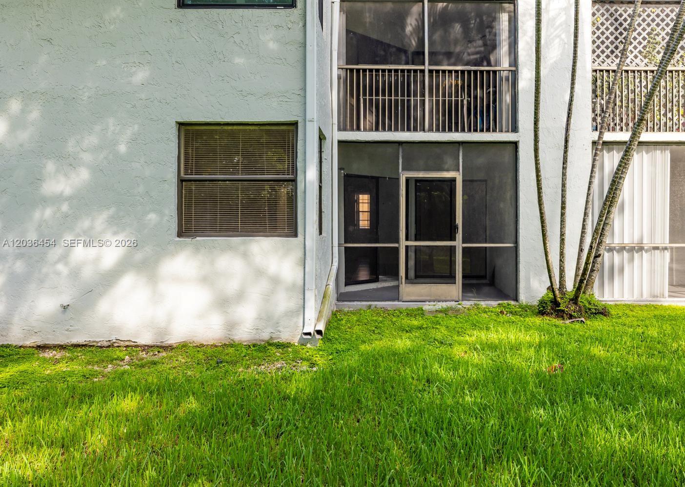 1055 N Franklin Avenue 1055g Property Photo 24