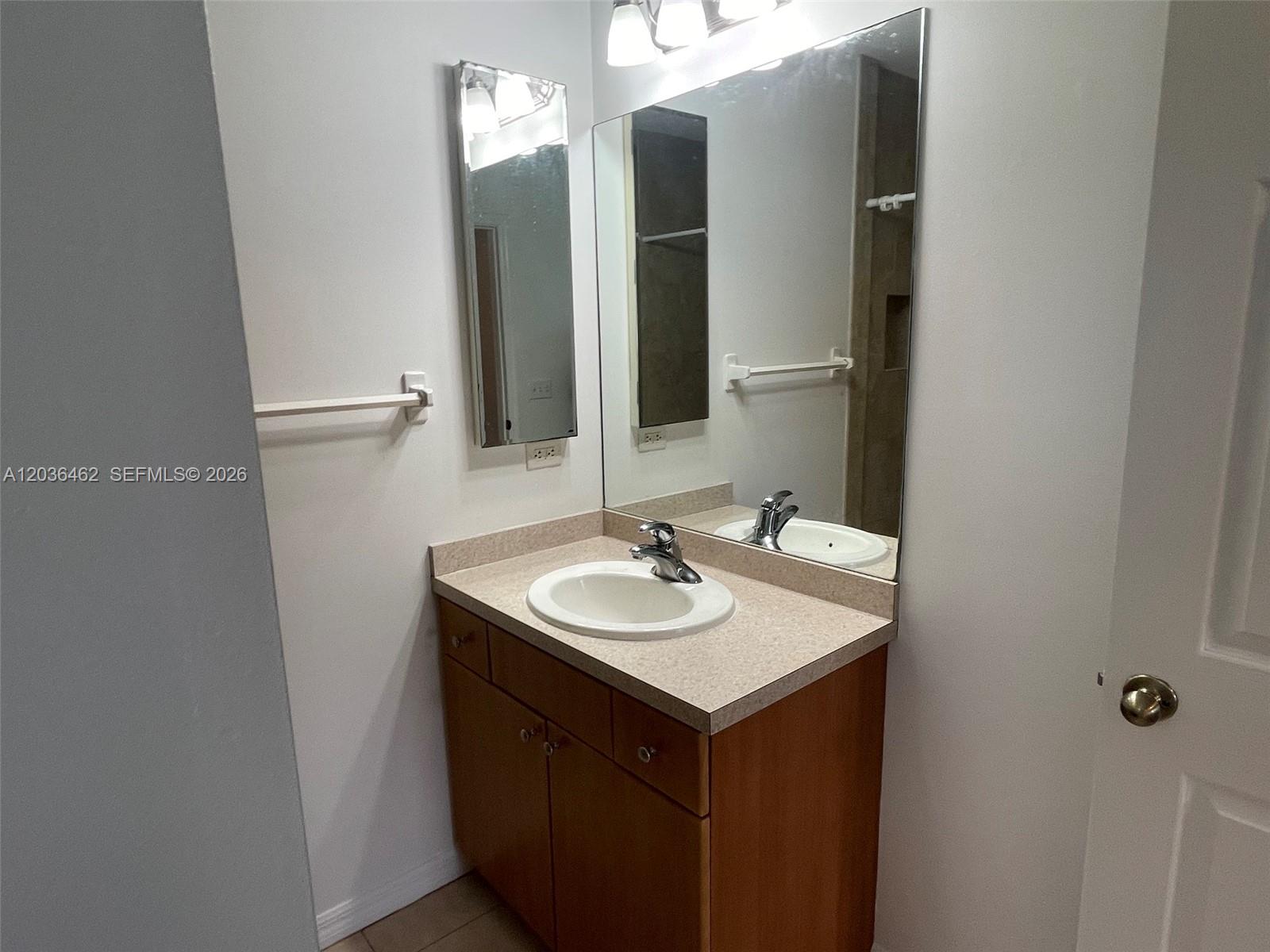 3857/3859 Kittyhawk Drive Property Photo 14