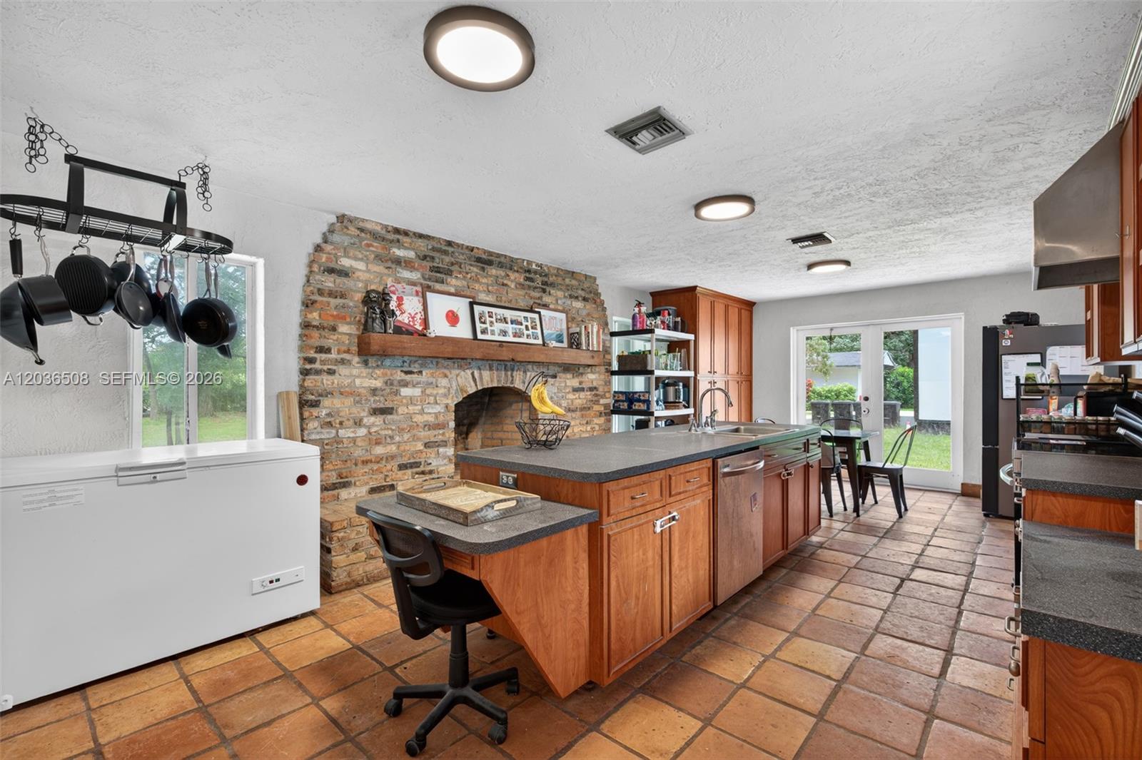 A12036508 Property Photo 19