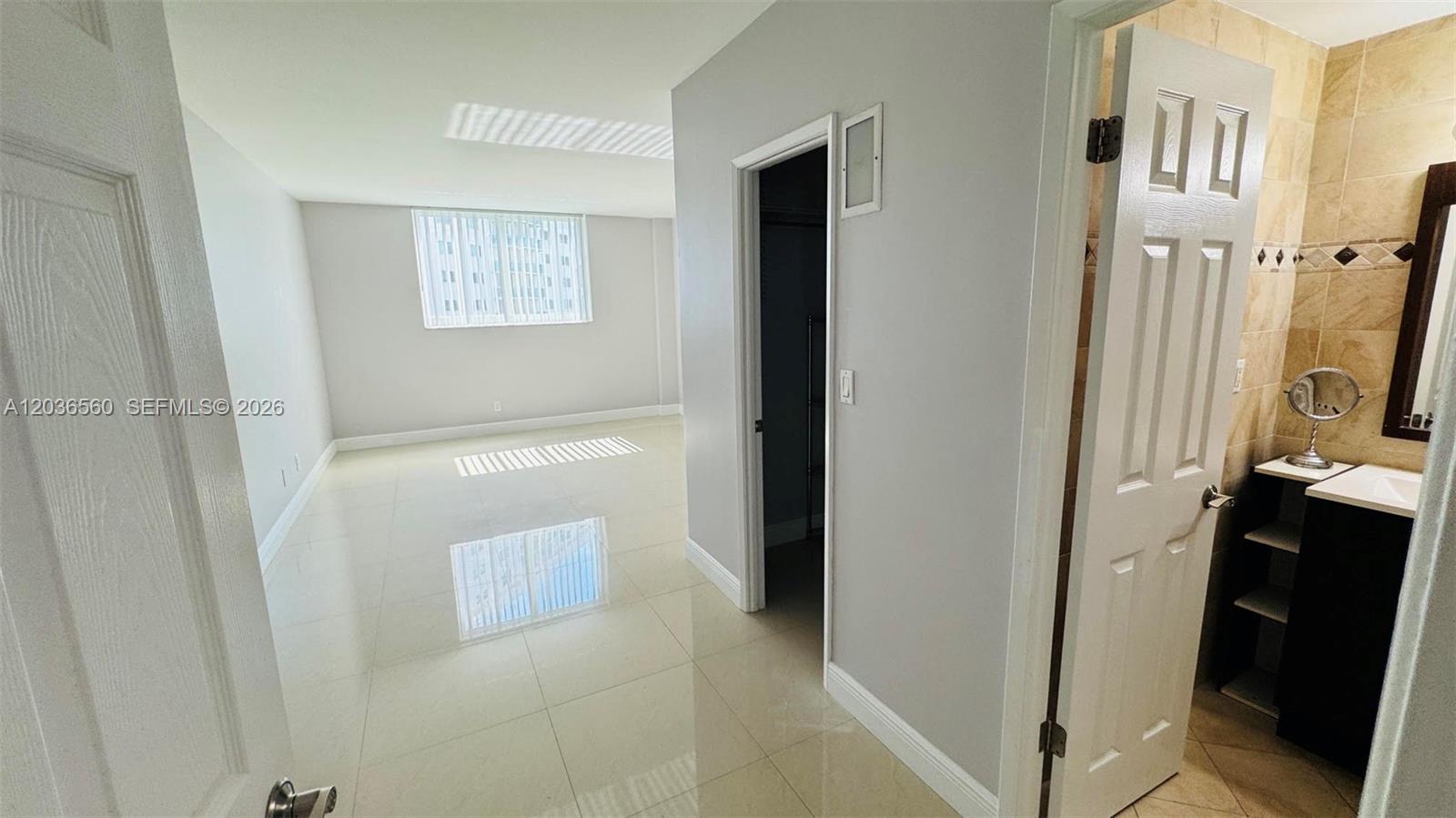 19390 Collins Avenue 624 Property Photo 13