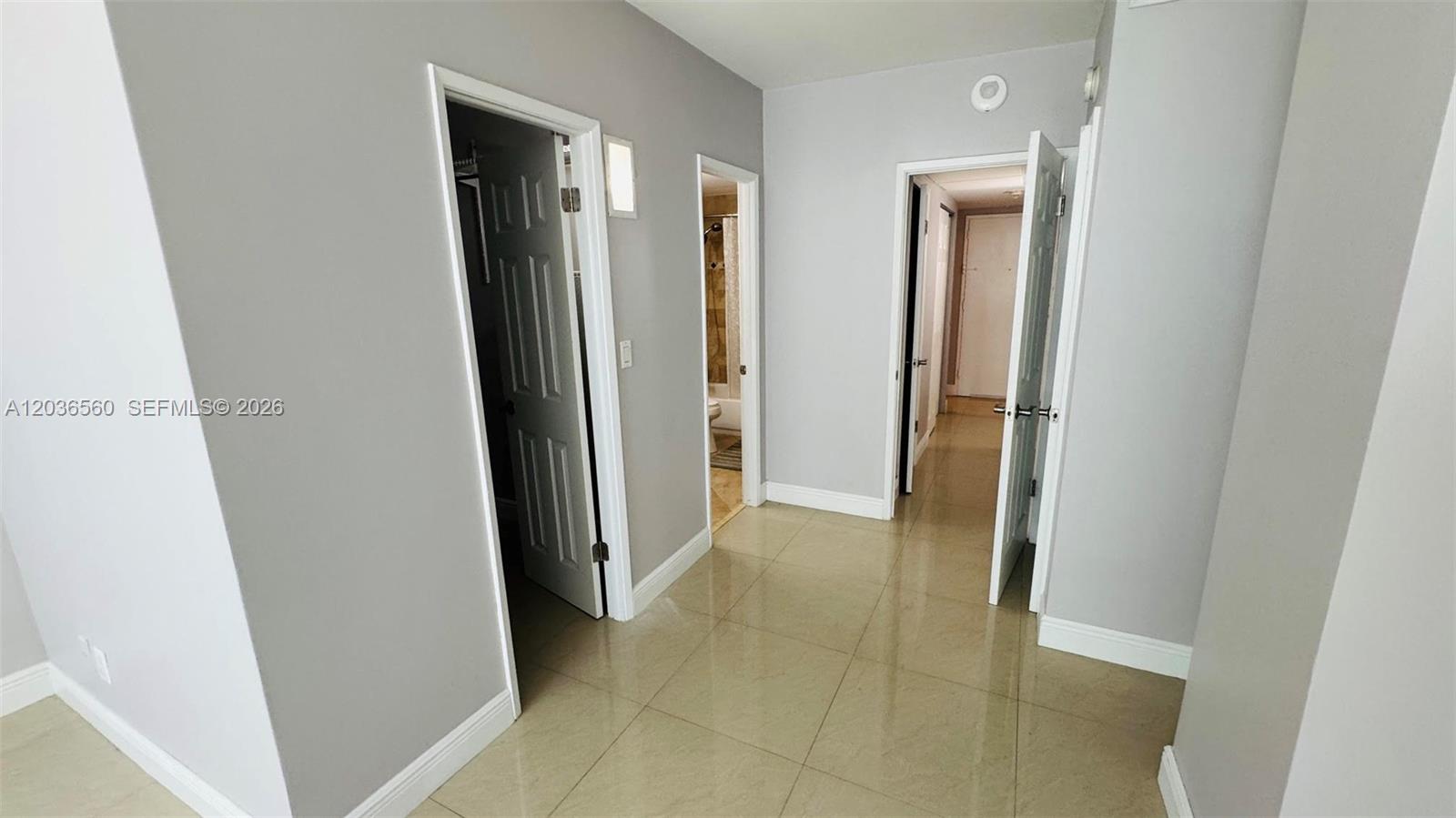 19390 Collins Avenue 624 Property Photo 18
