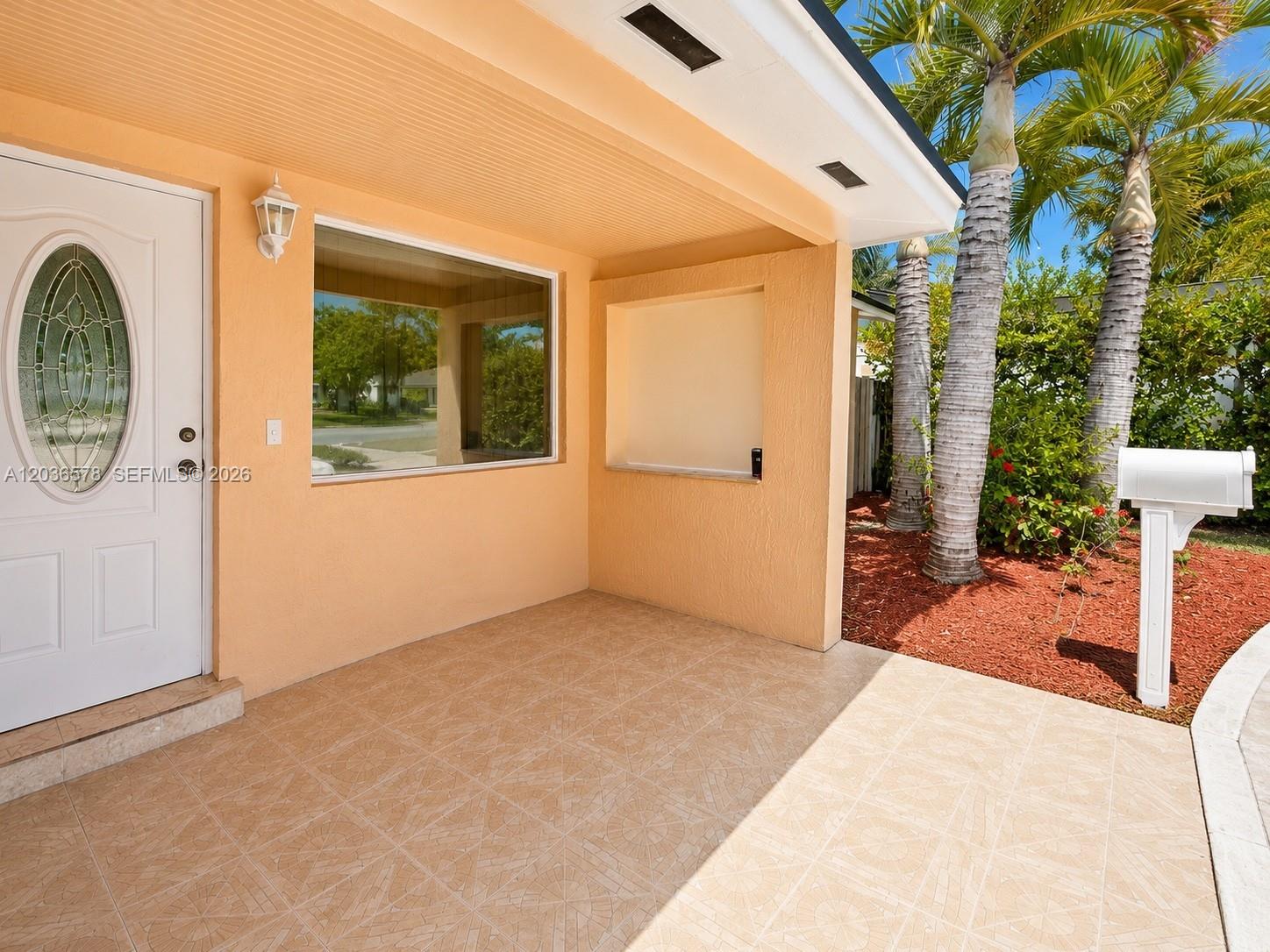 3327 Taft Street Property Photo 2