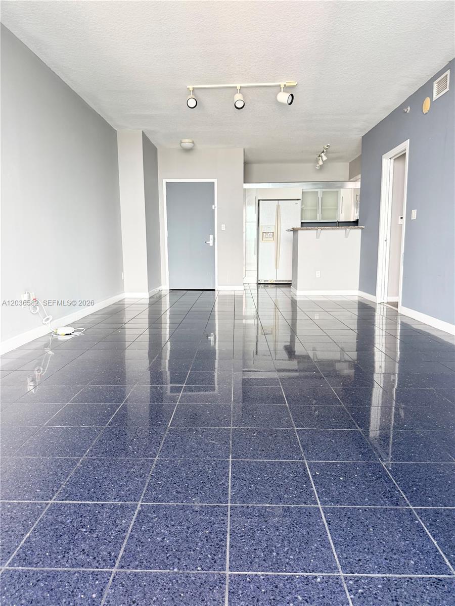 335 Biscayne Boulevard 4200 Property Photo 3