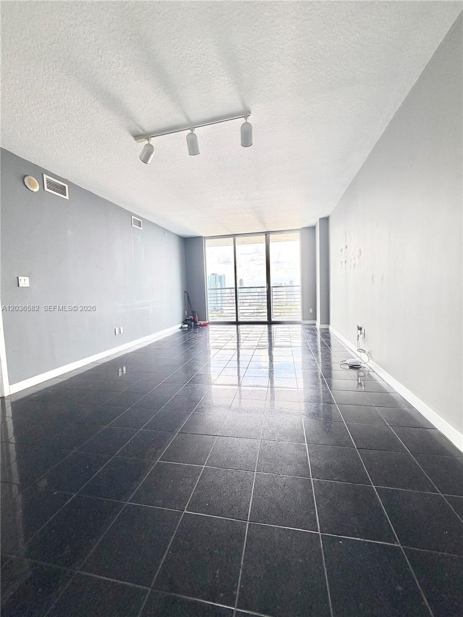 335 Biscayne Boulevard 4200 Property Photo 4
