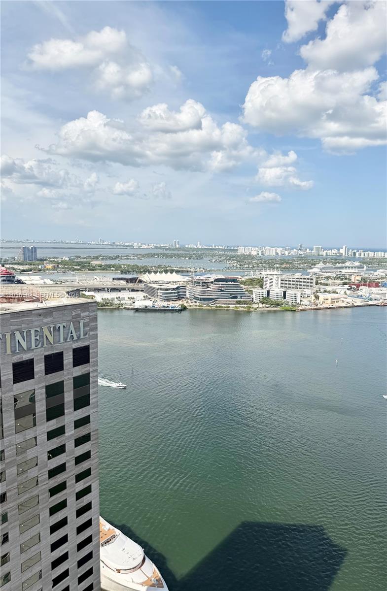 335 Biscayne Boulevard 4200 Property Photo 9