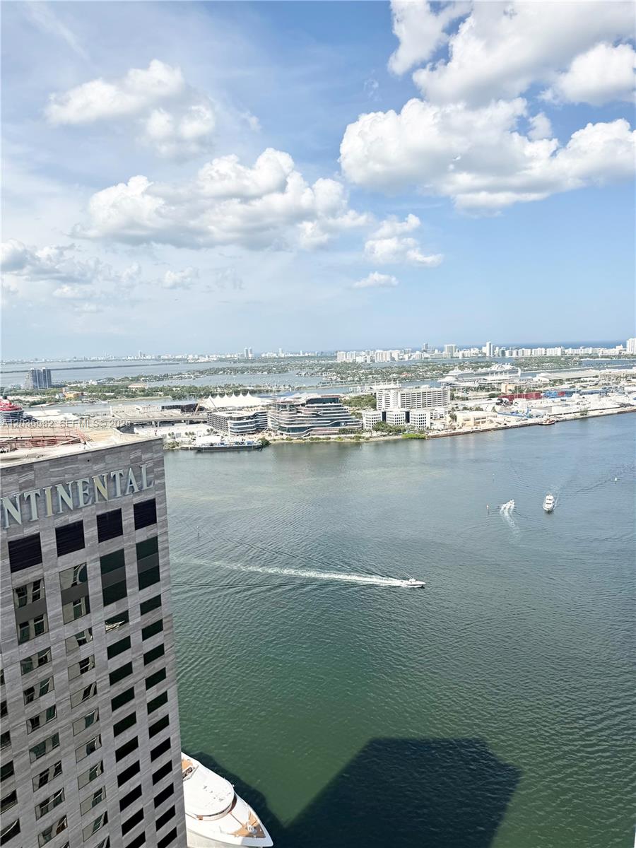 335 Biscayne Boulevard 4200 Property Photo 10