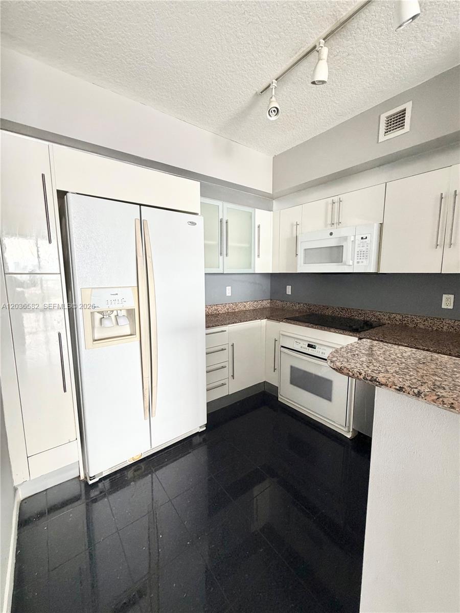 335 Biscayne Boulevard 4200 Property Photo 14